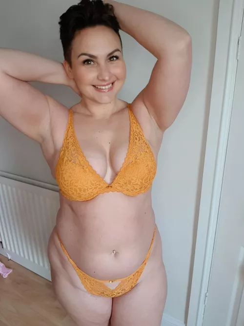 I love this colour, dont you?? 💛🧡💛 by NaughtyNortherner85