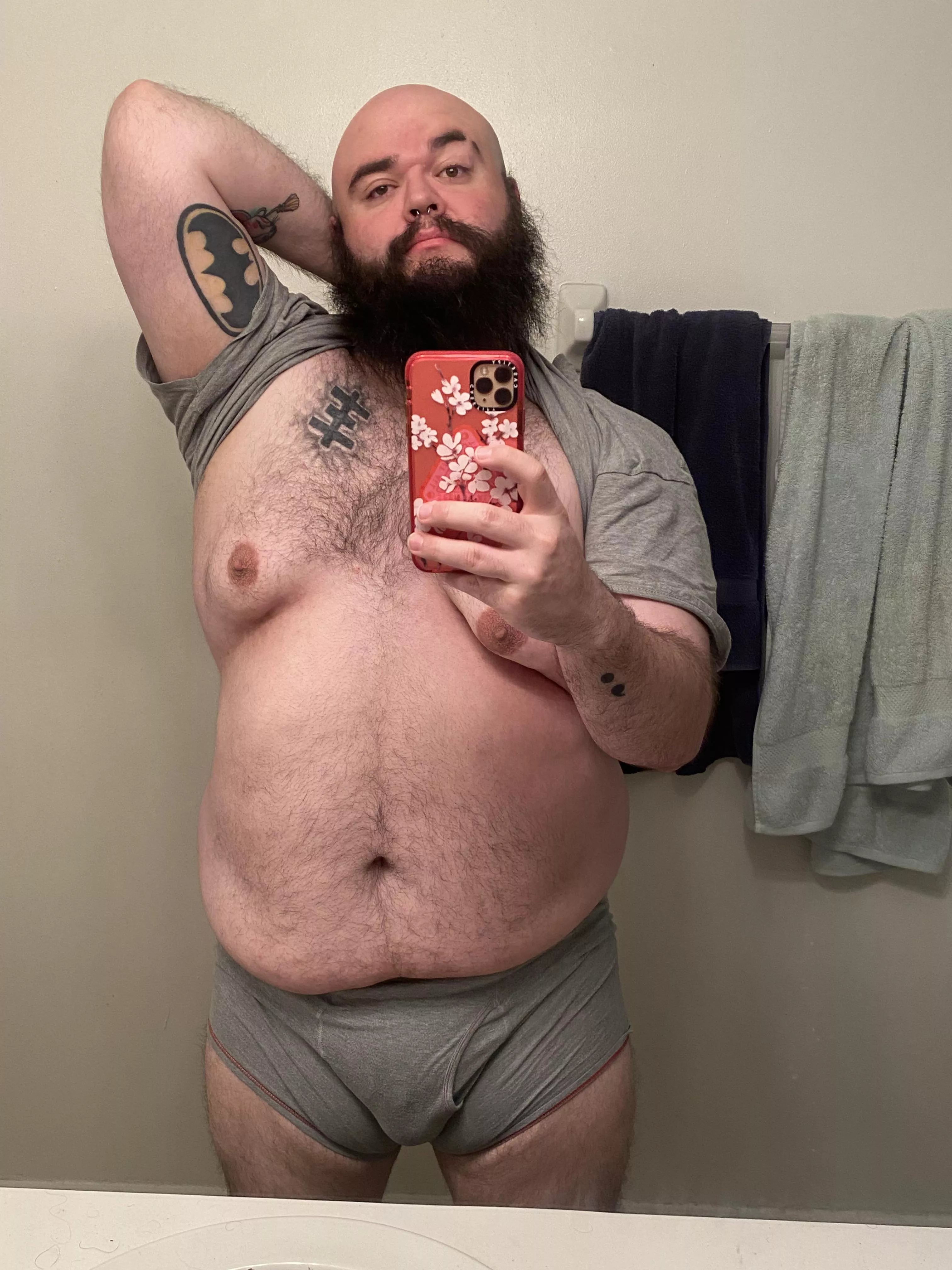 I love this pose 😉 posted by FluffDaddy1992