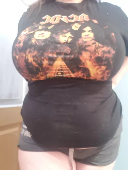 I love this shirt so much!! do you?😘 by DarkValkyrie6317