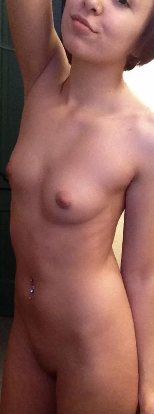 i love to be tossed around😌 by RoseyLana