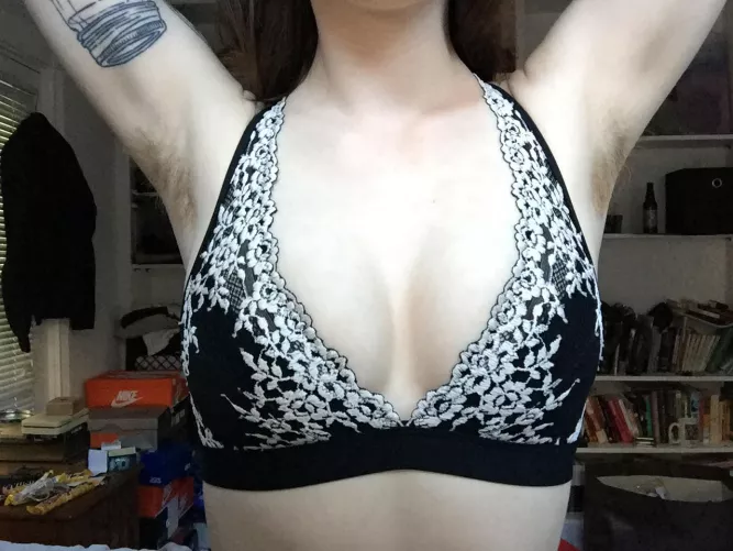 I love to confuse people with my girly outfits and hairy pits 🌸 by pastan00dles