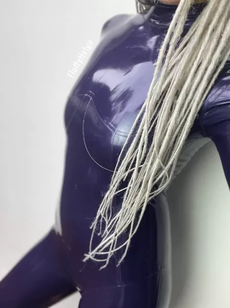 i love to feel latex on my body✨ by FluffyHelga