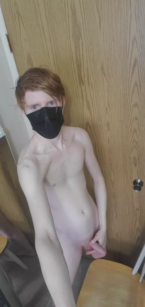 i love to take photos and show off! 😋 by mikuk_