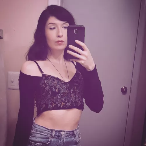 I love to wear these tops, cold weather be damned 🥰 by sofia_nox