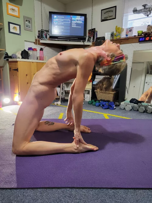 I love to workout naked for my fans. Do you workout? 55(f) by sheswitmeHOT