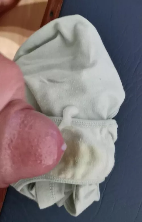 I love what her panties do to me 😎 by Hharvide