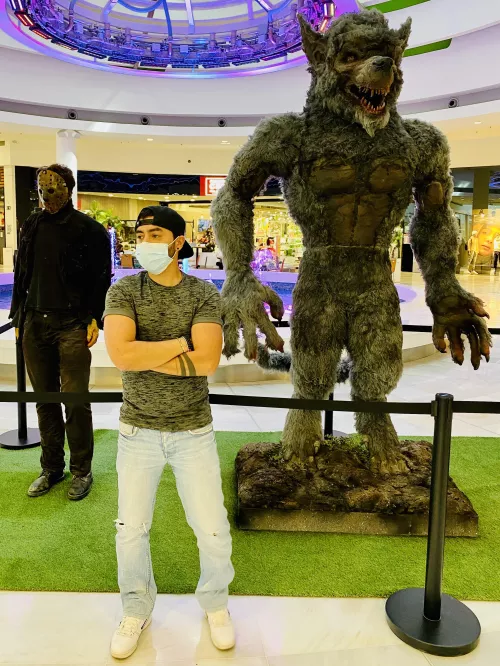 I made 2 new gamer friends... Not sure if they like me tho. by im_so_basik