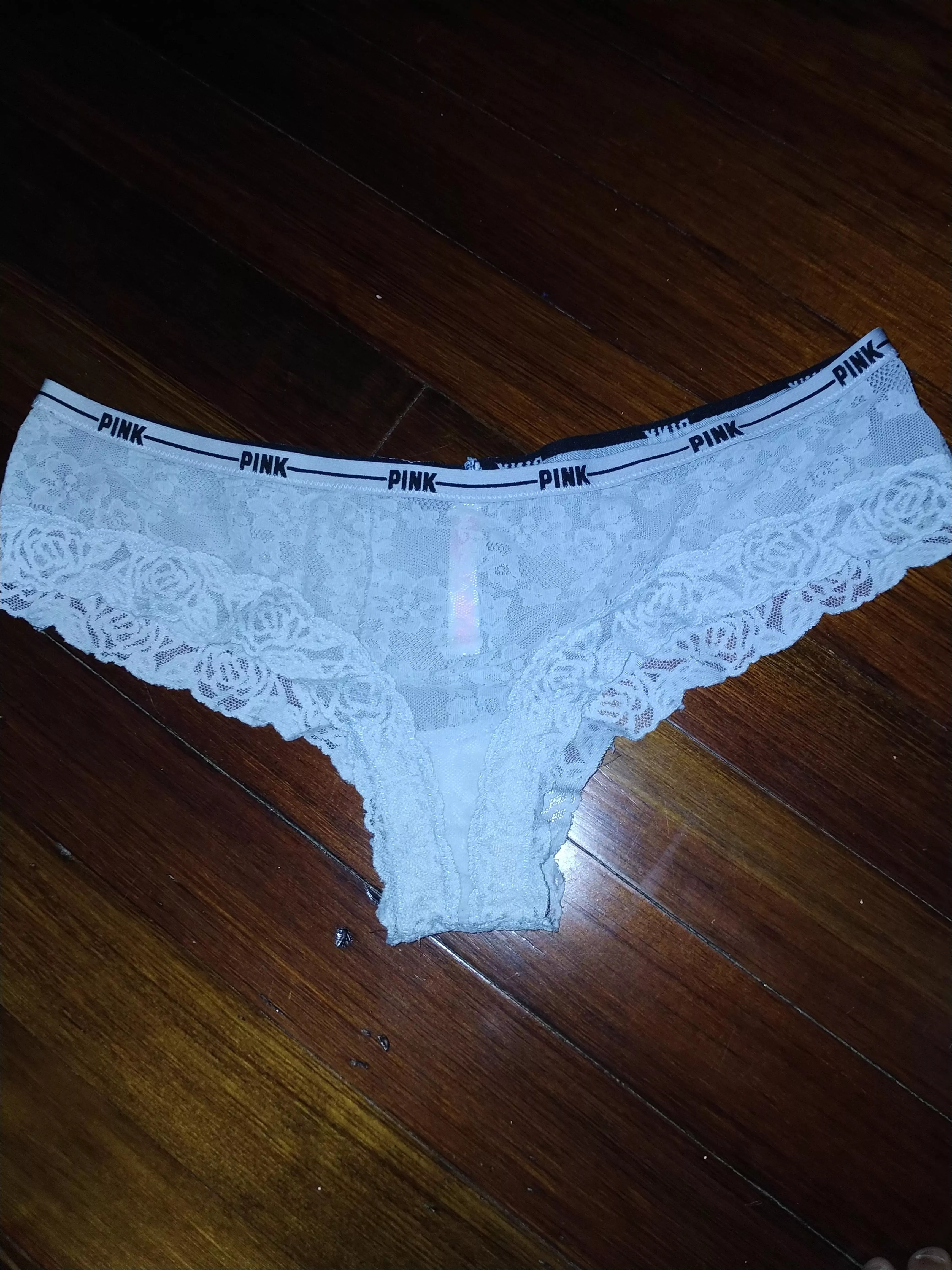 I made a return and I come baring a gift, and this gift turns me on very much. posted by chickenugget41