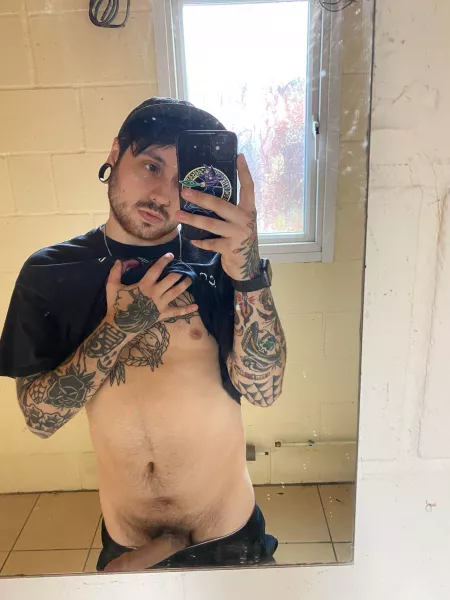 I made a Twitter so go follow me @cr1siscxre by Jacksixx666