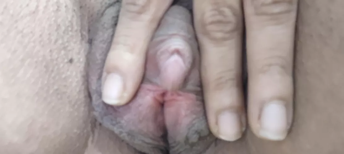 I made myself horny touching myself to take this picture 💋