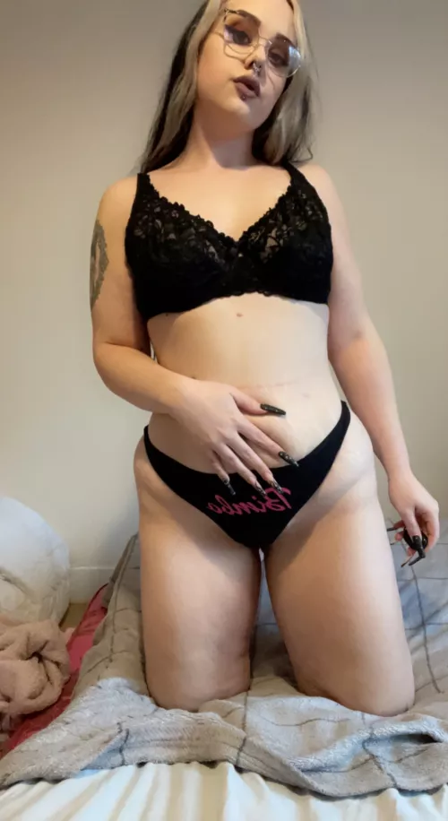 I maybe short and chubby but I’ll have you gooning until your balls are purple. by BimboGothQueen