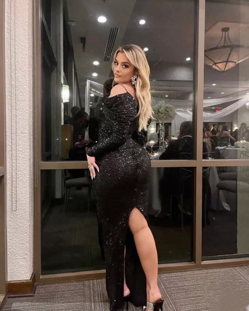 I mean, I can’t NOT stroke for Bebe Rexha by itsthehornypolice