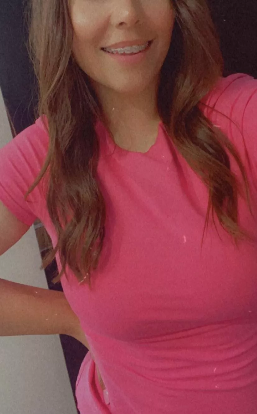 I mean, who doesn’t love a good braceface 😏 posted by Allymay21