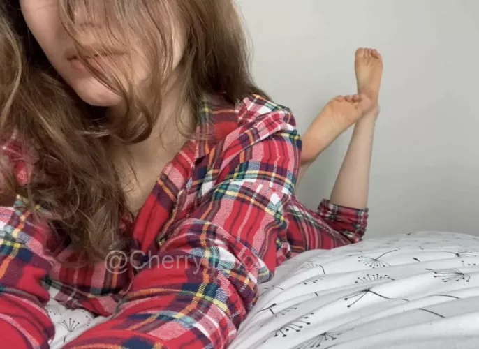 I might try and tempt you to stay in bed a little longer. My feet need some attention 😏 by Cherrytitsxx