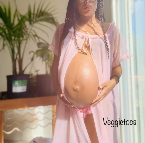 I miss being preggo sometime. by Veggietoesx