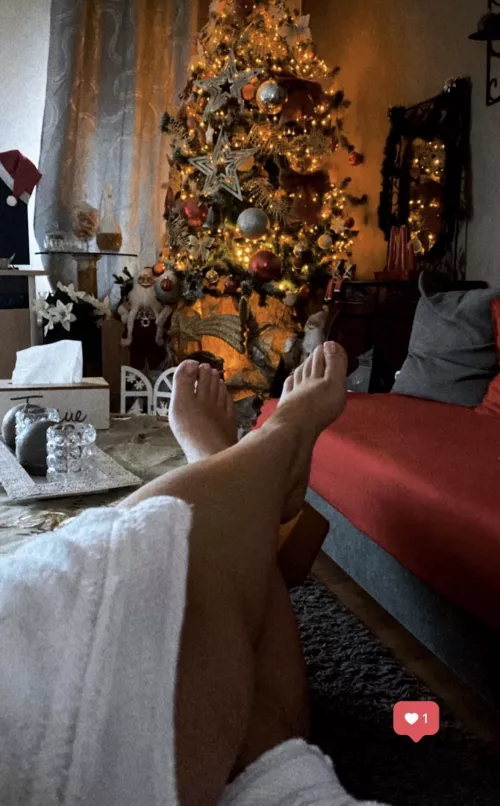 I miss Christmas by bellaaxfeet