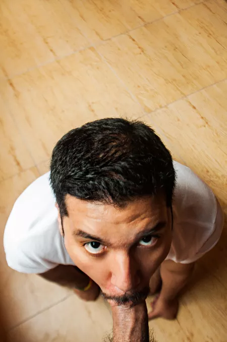 I miss sucking dick so much. Here is my payment for my photographer friend after a session he did to me by afo_paredes