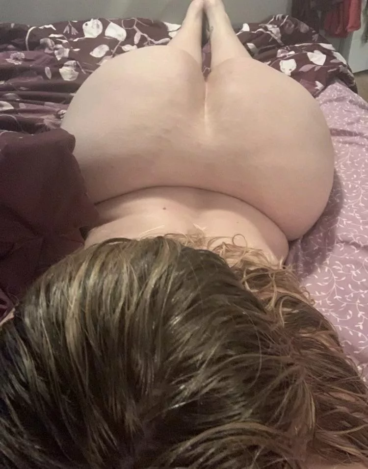 I need a booty rub 😋 posted by Eternal_MindG0als