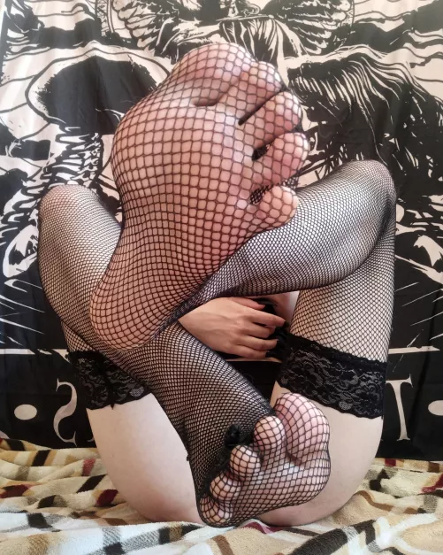 I need a feet massage by littlesweetpeach_