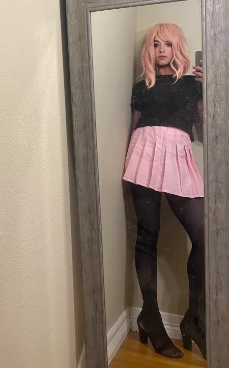 I need a fuck buddy, or 2😜 by girlyLiza