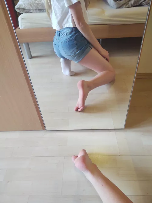 I need a lick🥵 by fahrbarerschlagstock