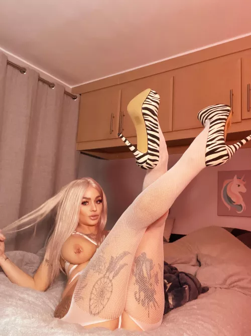 I need a sissy playmate in my life so bad 😈 by hot_wife_skyler