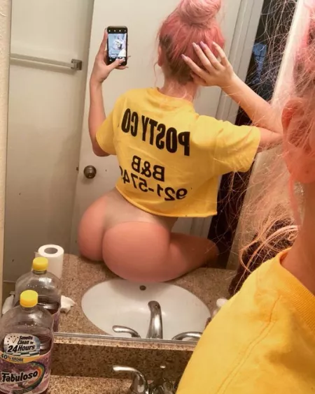 I need a slave here by sissyJJ2001