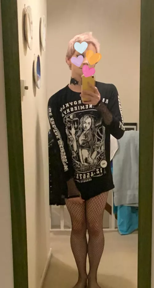 I need bigger t-shits x ☺️ by xFox_Boy_Funxx