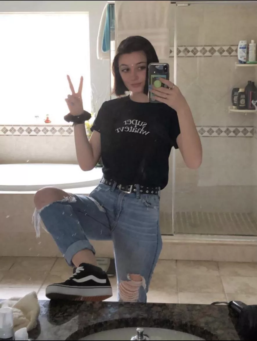 I need descriptive dirty talk, fakes/edits, and captions for my friends. PLEASE hmu and I’ll feed them to you. posted by Another_SSS_Acc