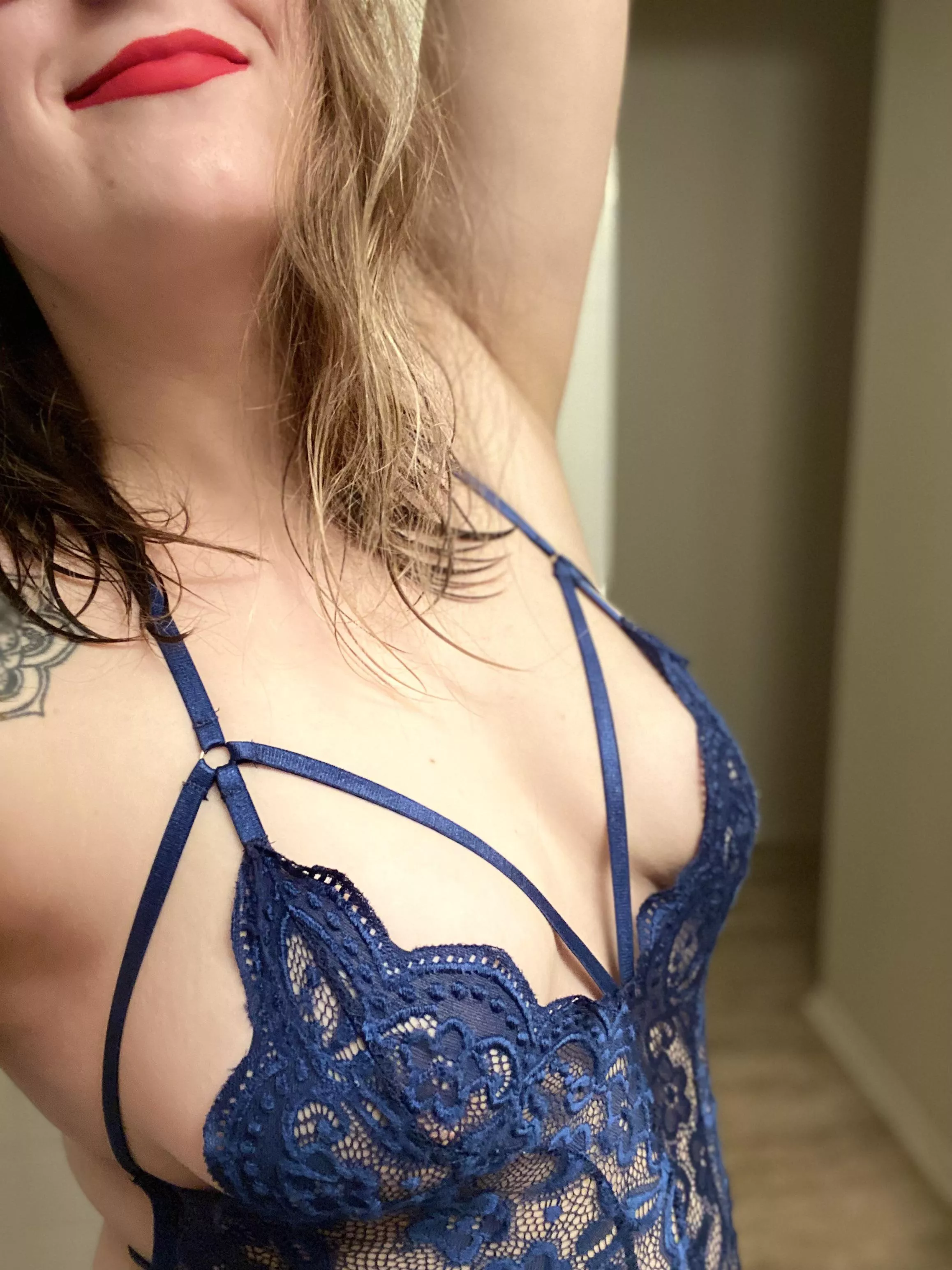 I need more lingerie like this posted by Bitemlipsquuezemhips