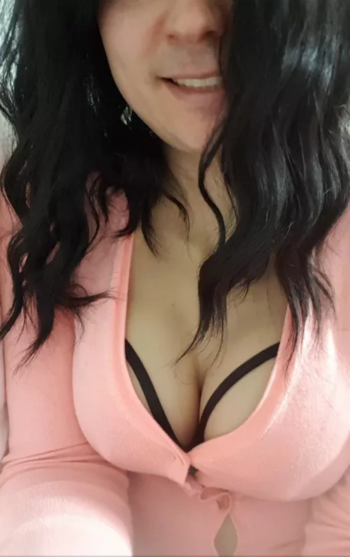 I need some love <3 by YoungCDbitch