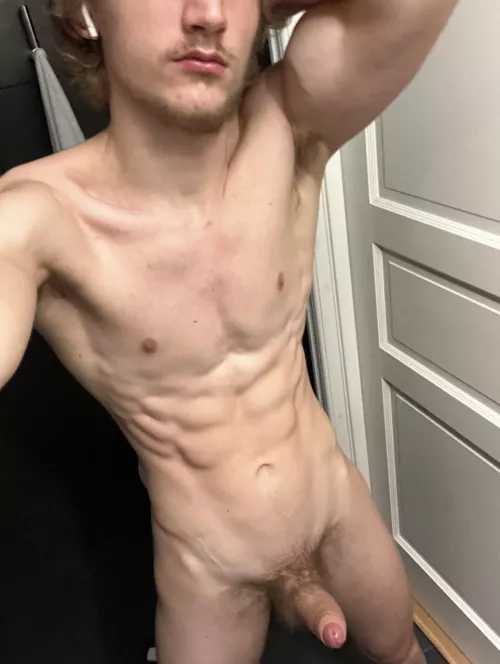 I need some pussy to wrap my 7 inch cock in for Christmas, want to be my wrapping paper? 😈 by TallGentlemanInBed