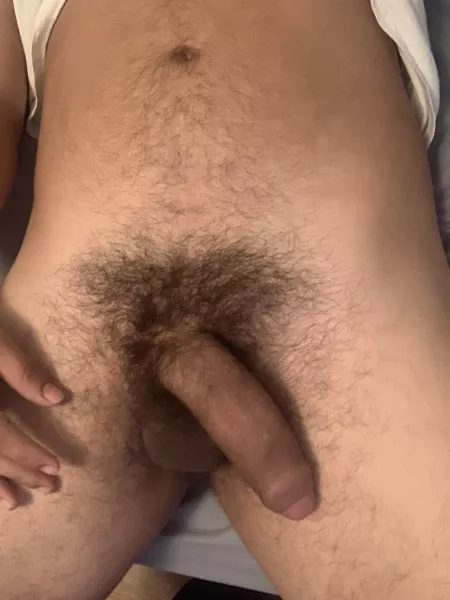 I need someone to be laying next to me rn by pipe02