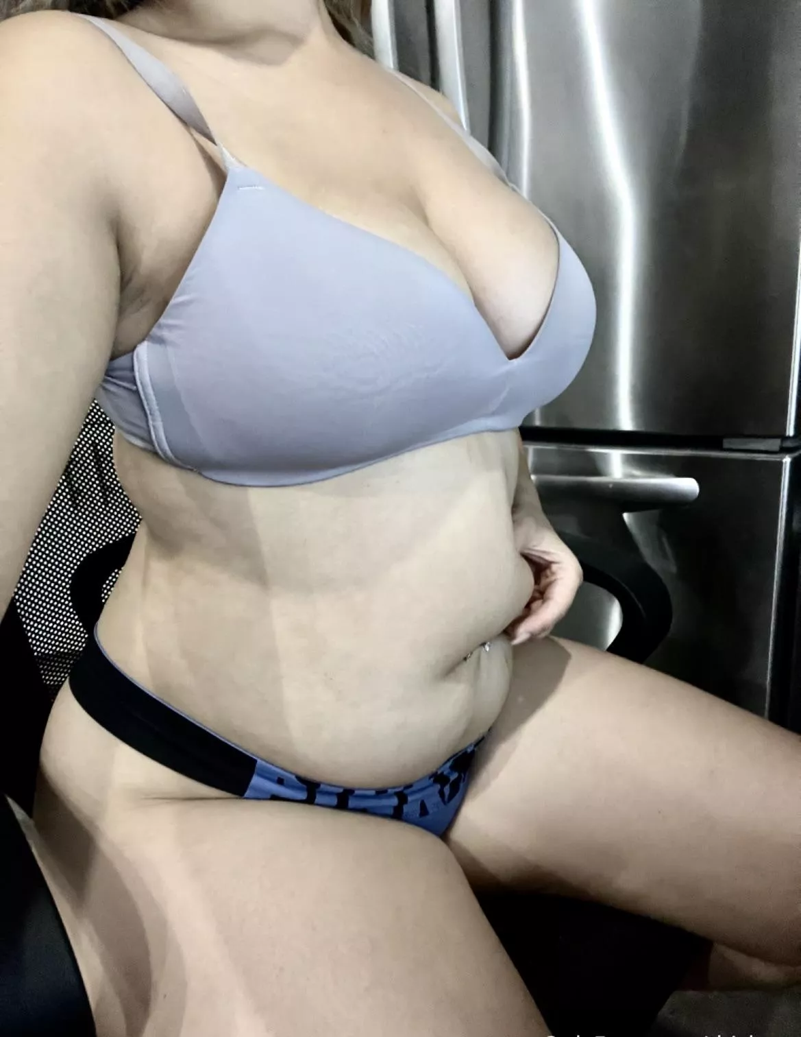 I need someone to feed me snacks while I do homework 🤓 posted by azn_mami