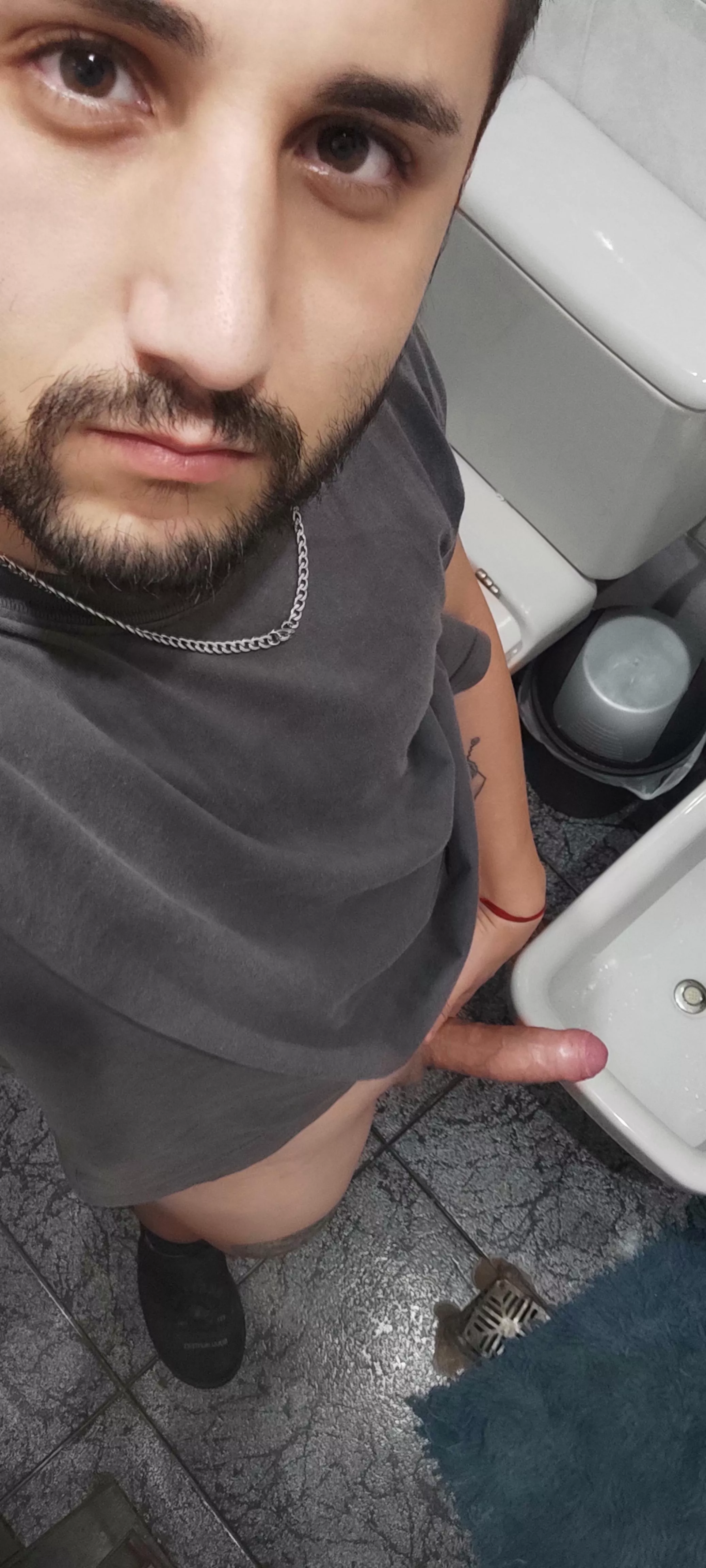 I need someone to milk me 🍆💦💦 posted by tuheterohot