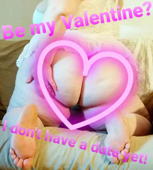 I need someone to play with my feet tonight 💝 by BreBW