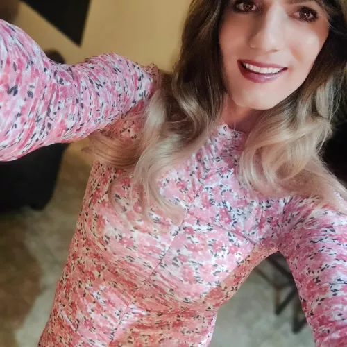 I need someone who loves making my pics into captions! by Limp-Fun284