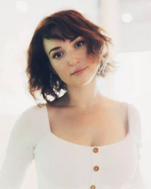 I need to be tied up by Milana Vayntrub by DevilOfHellsK