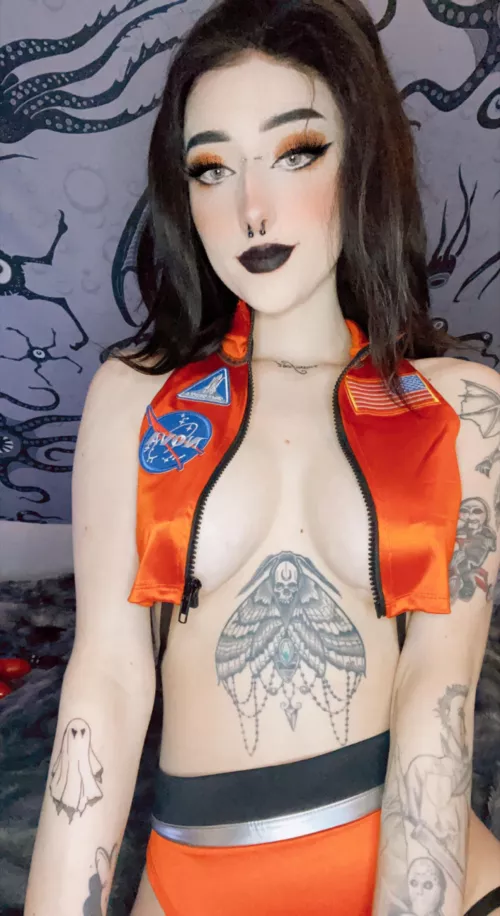 I need to fill up my other arm by lillith-lethya