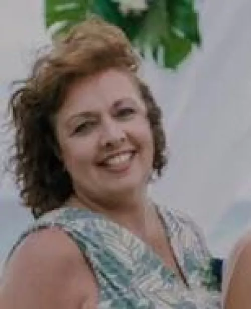 I need to find this beautiful women by yeet2578