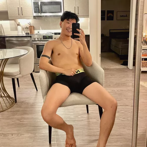 I need to go to bed but I don’t really wanna lol 🇰🇷 by toogoodtobetruedude