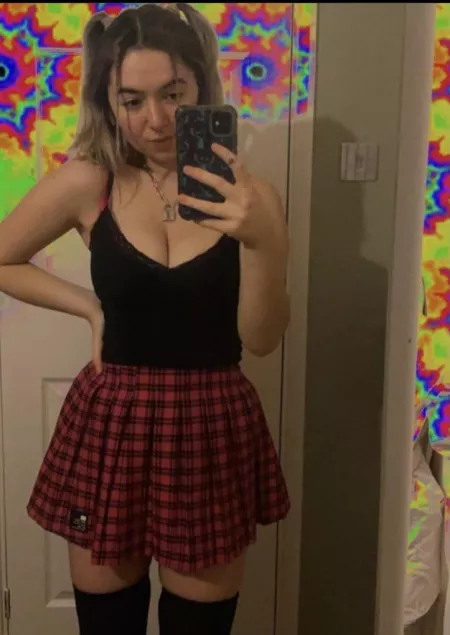 I need to take more pictures with knee socks, i love them! by PrincessEmily18