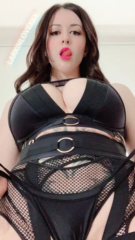 I need YOUR cumshot! 💦Only 22 spaces left in my amateur talent search. Enter now! Info in post. by larkinlovexxx