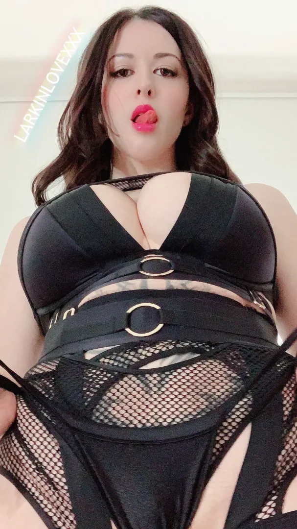 I need YOUR cumshot! 💦Only 22 spaces left in my amateur talent search. Enter now! Info in post. posted by larkinlovexxx