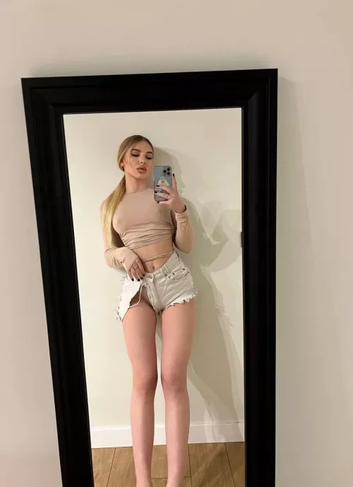 I need your head between my thighs, now please by KristinaxBelle