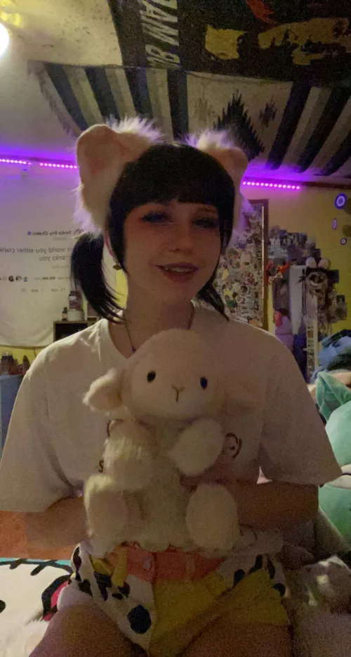 i never smile in pics but i was really happy here :3 by strawberrybabi