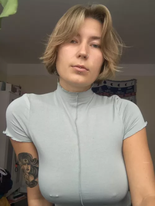 I never wear a bra, i love the bounce 👅 by amber_lust