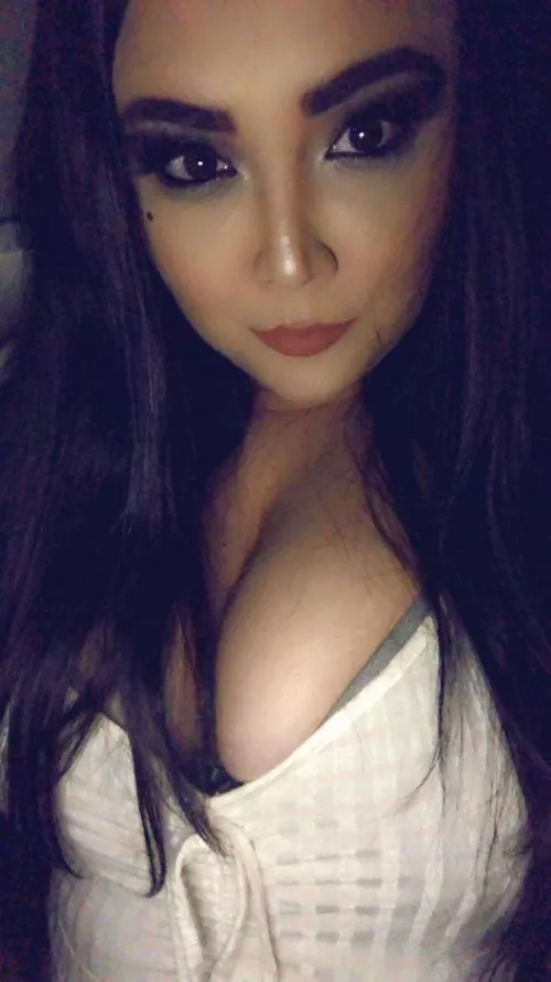 I never wear light colors but I thought today I’d try something different by Charlotteskyy