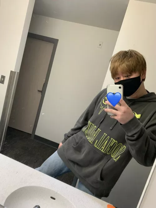 I only slept for like 4 hours today🤦🏻‍♂️ by autumnmountain13