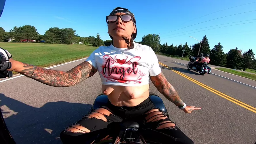 I promise, I'm not what you're used to! [F]42 by bbbbtiffy